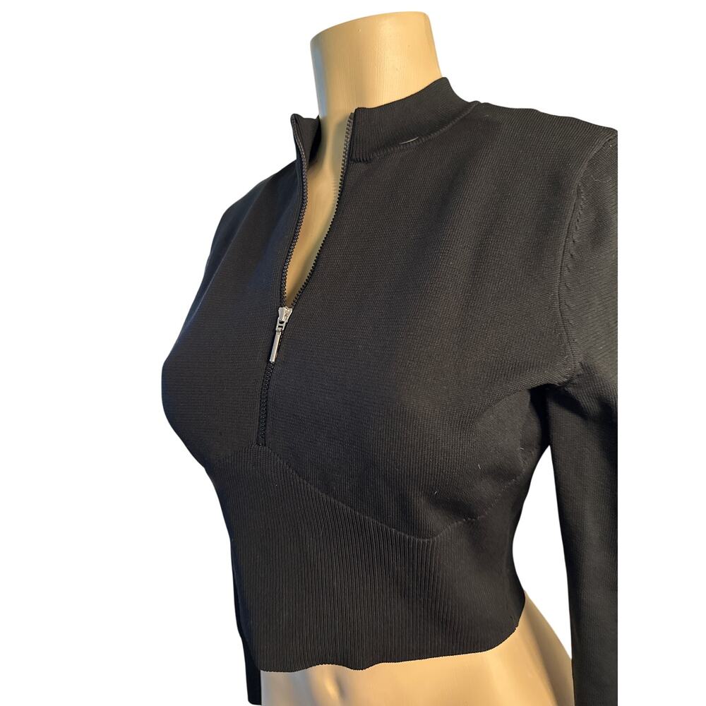 Women M Nike Sportswear Black Chill Knit Crop Top Tee Shirt Sweater Zip FN4689 - Picture 3 of 8